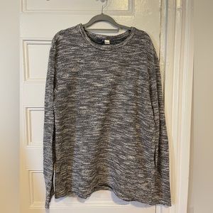 H&M Black/white contrast crew neck knit sweater